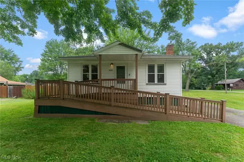 2045 Overland Ave NE, Warren, OH 44483