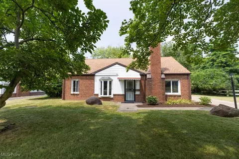 4011 Lancaster Rd, South Euclid, OH 44121