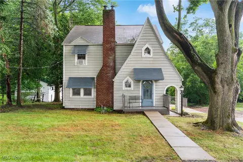 9656 Brown Ave NW, North Canton, OH 44720