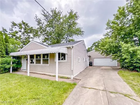 17209 Palda Dr, Cleveland, OH 44128