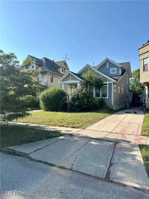 10107 South Blvd, Cleveland, OH 44108