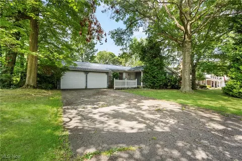 1238 Goldfinch Trl, Stow, OH 44224