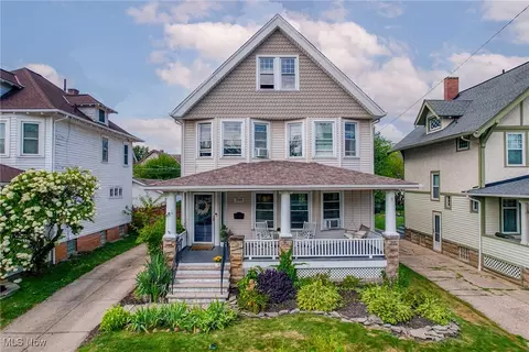 1194 Andrews Ave, Lakewood, OH 44107