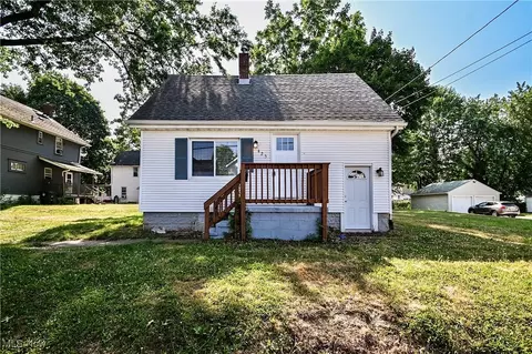 425 Cole Ave, Akron, OH 44301
