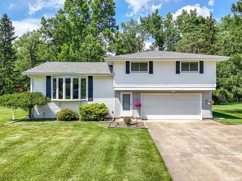 164 N Oakmont Dr, Northfield, OH 44067