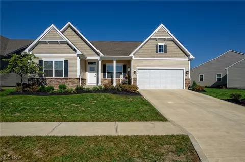 34674 N Legends Way, Grafton, OH 44044