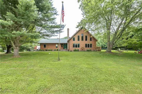 5621 Schustrich Rd, Mantua, OH 44255