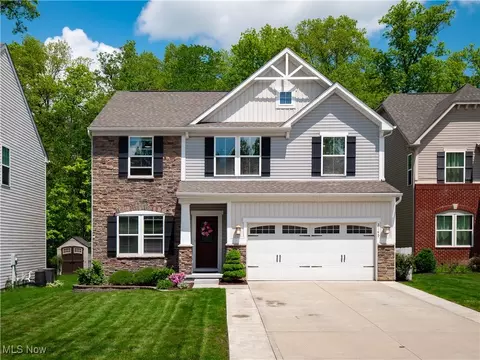 3149 Blackburn Ln, Brunswick, OH 44212