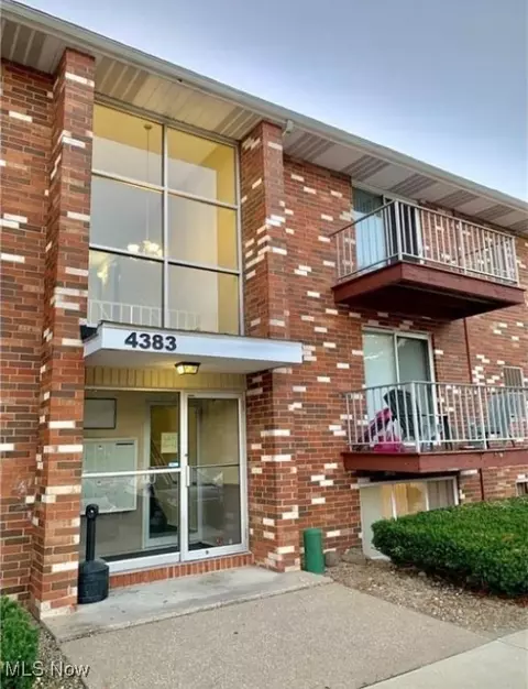 4383 Inner Circle Dr #B22, Brunswick, OH 44212