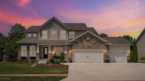 2737 Vicksburg Ave NW, Canton, OH 44708