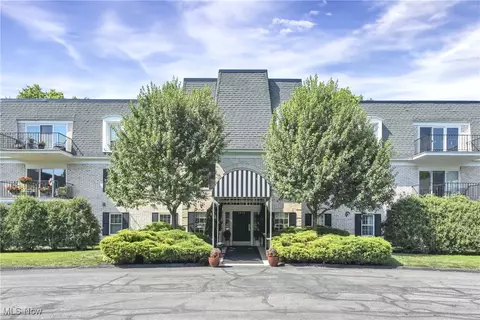 1851 King James #322, Westlake, OH 44145
