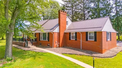 62239 Hillcrest Rd, Barnesville, OH 43713
