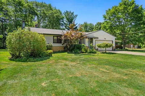 64 Oviatt Dr, Northfield Center, OH 44067