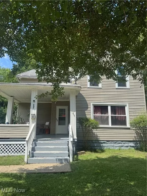 237 Gates Ave, Elyria, OH 44035 photo 3