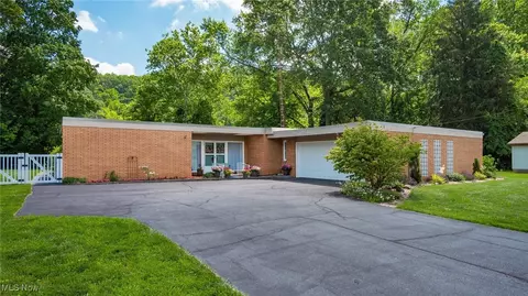 4920 W Shore Dr, Zanesville, OH 43701