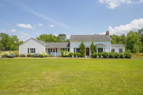14149 Caves Rd, Novelty, OH 44072