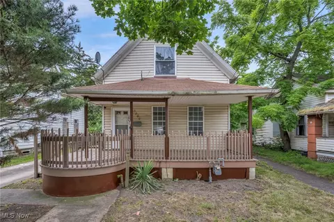 3566 Sykora Rd, Cleveland, OH 44105