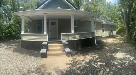 9822 Hooper Rd, Athens, OH 45701
