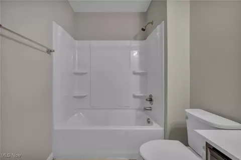 Bath - 301 Karson Dr, Akron, OH 44312 photo 2 of 4