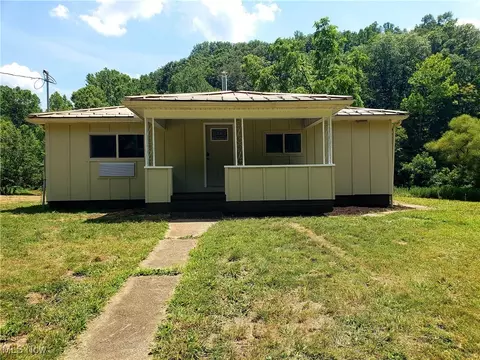 1617 Elk Fork Rd, Gandeeville, WV 25243