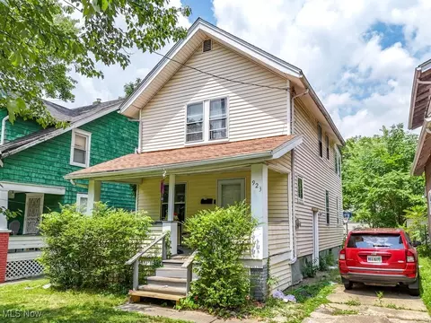 923 Lawton St, Akron, OH 44320