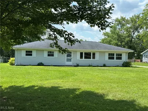 927 Gaynelle Ave, Streetsboro, OH 44241