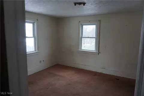 Bedroom - 1088 Packard Dr, Akron, OH 44320 photo 1 of 5