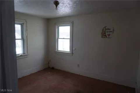 Bedroom - 1088 Packard Dr, Akron, OH 44320 photo 4 of 5
