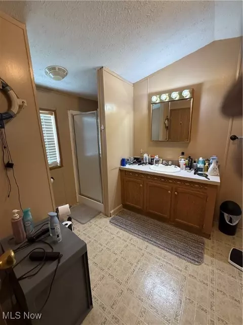 Bath - 3925 N Ridge E, Ashtabula, OH 44004 photo 3 of 3