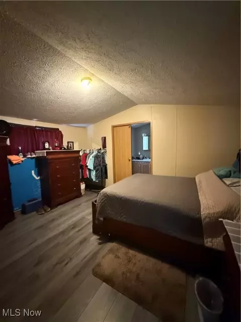 Bedroom - 3925 N Ridge E, Ashtabula, OH 44004 photo 2 of 3