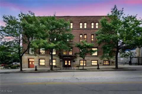 1133 W 9th St #412, Cleveland, OH 44113