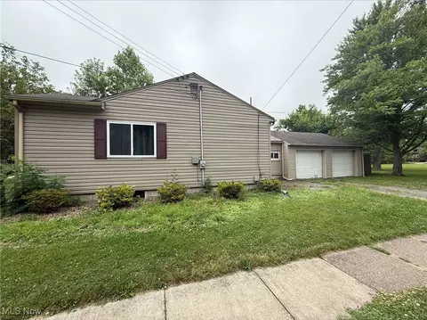 907 Ohio Ave, Ashtabula, OH 44004 photo 6