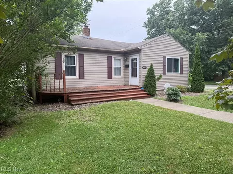 907 Ohio Ave, Ashtabula, OH 44004 photo 5
