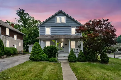60 Woodrow Ave, Bedford, OH 44146