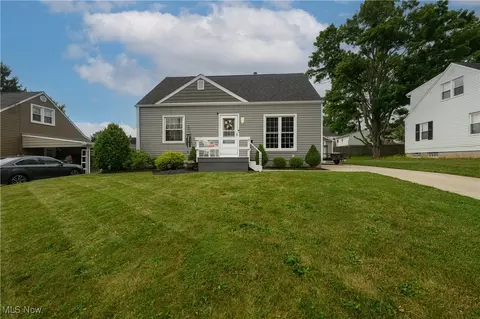 1492 Ries St, Barberton, OH 44203
