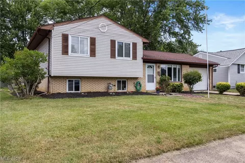 842 Hollywood Blvd, Elyria, OH 44035 photo 2
