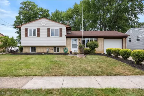 842 Hollywood Blvd, Elyria, OH 44035 photo 3