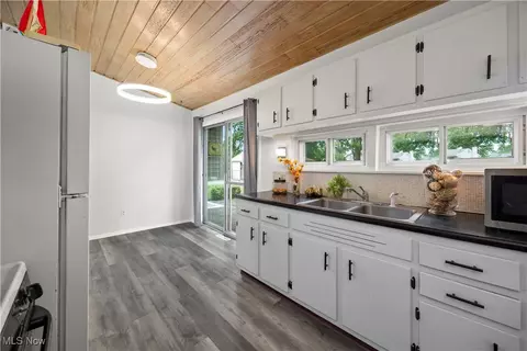 842 Hollywood Blvd, Elyria, OH 44035 photo 13