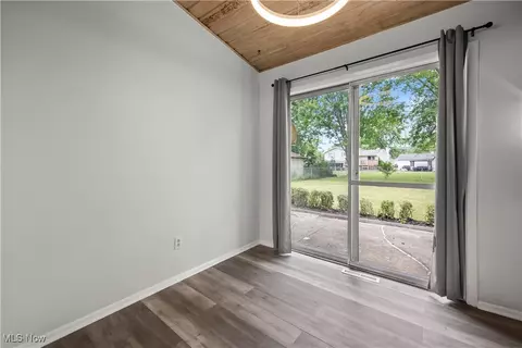 842 Hollywood Blvd, Elyria, OH 44035 photo 8