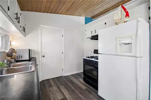 842 Hollywood Blvd, Elyria, OH 44035 photo 11