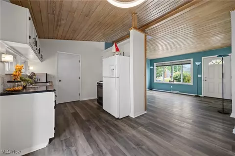 842 Hollywood Blvd, Elyria, OH 44035 photo 10