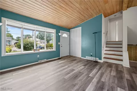 842 Hollywood Blvd, Elyria, OH 44035 photo 5