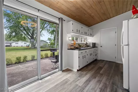 842 Hollywood Blvd, Elyria, OH 44035 photo 9