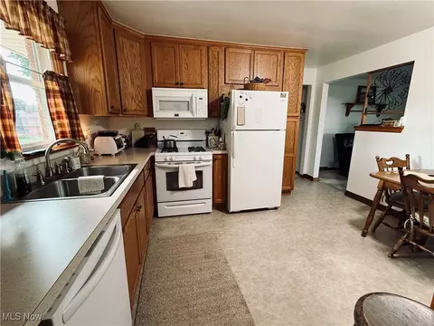 939-941 Fifth St, Struthers, OH 44471 photo 5