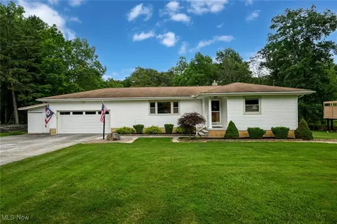 27820 Annetta Dr, Solon, OH 44139
