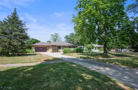 11580 Lake Ave, Cleveland, OH 44102