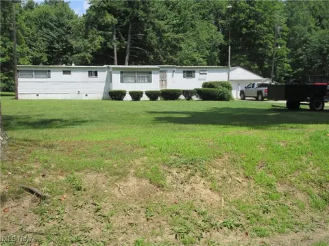 7300 Us Route 322, Williamsfield, OH 44093