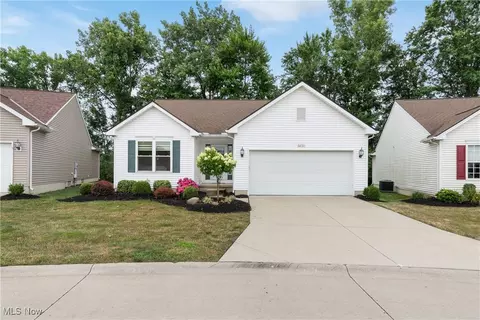 6231 Dogwood Ln, North Ridgeville, OH 44039