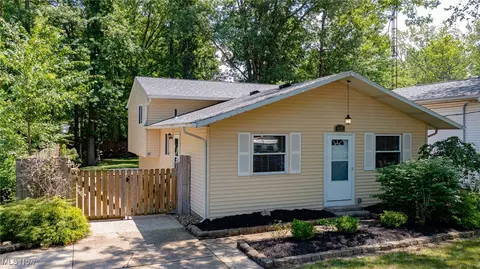 5497 Lear Nagle Rd, North Ridgeville, OH 44039