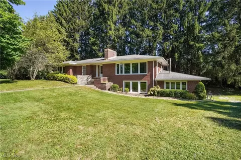 665 Youngstown Kingsville Rd SE, Vienna, OH 44473